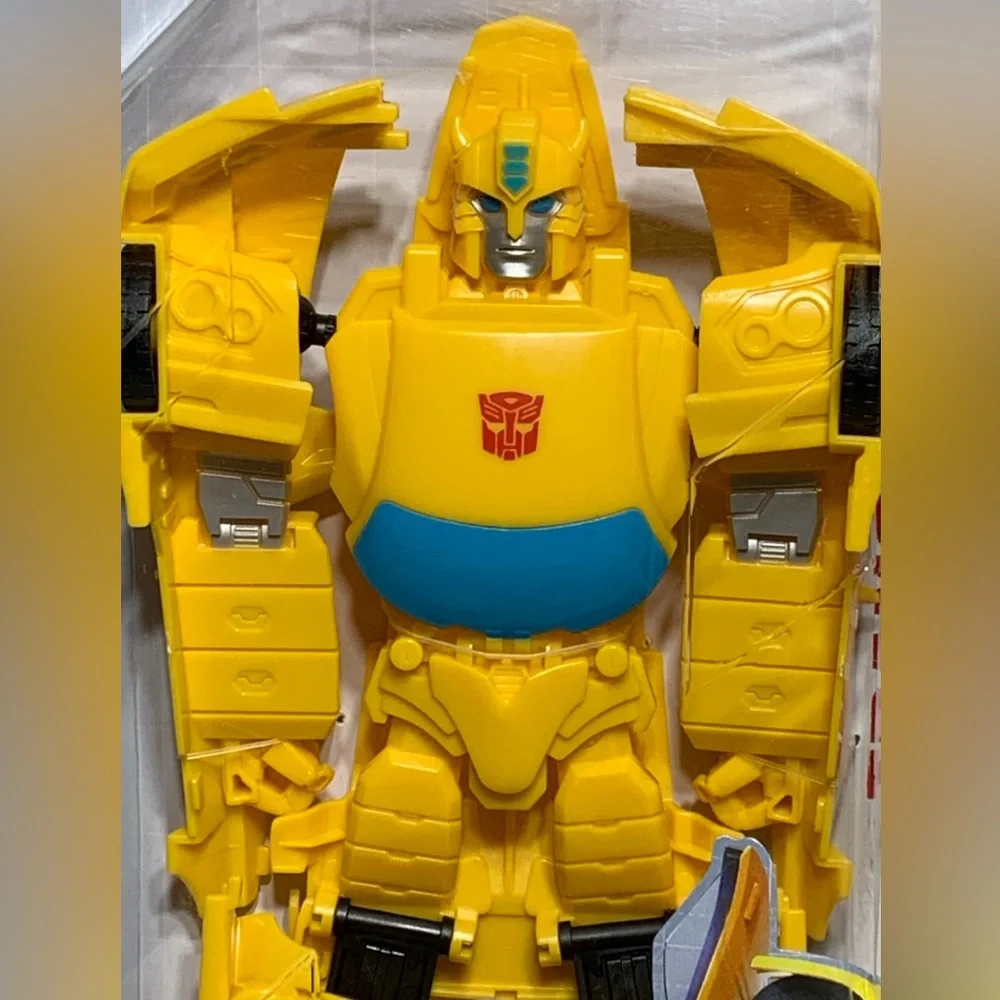 Hasbro Transformers Bumblebee Titan Toys Changers Action Figure 11